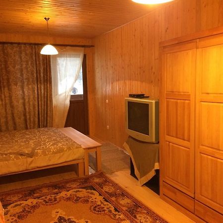Guest House In Carpathians Migovo Exterior photo