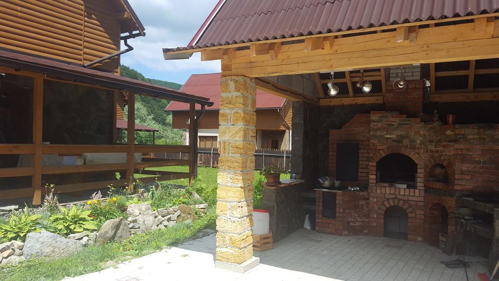 Guest House In Carpathians Migovo Exterior photo